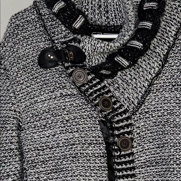 Chunky Knit Cardigan in Black and Gray with Shawl Collar - Picture 2 of 14
